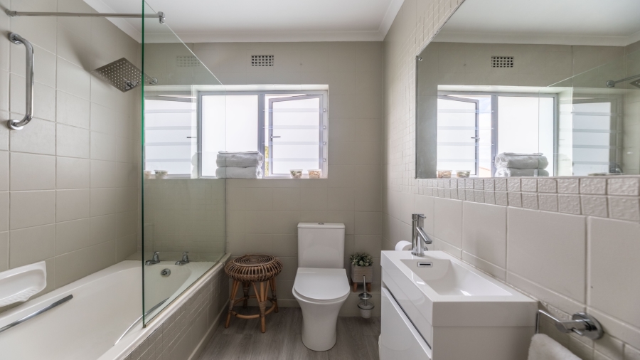 5 Bedroom Property for Sale in Flamingo Vlei Western Cape